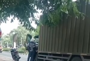Oknum Anggota Dishub Bekasi Lakukan Pungli ke Pengemudi