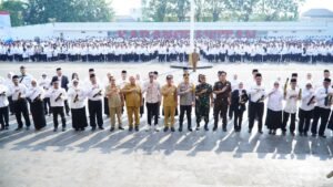 Ketua DPRD Hadiri Penyerahan SK Penyesuaian Masa Jabatan BPD Kabupaten Karawang