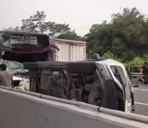 Polisi Selidiki Penyebab Kecelakaan di Tol Cipularang KM 85
