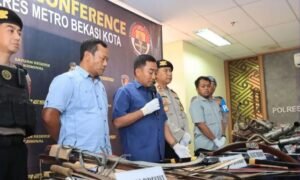 Polres Metro Bekasi Kota Sita 15 Senjata Tajam