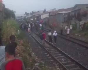 Kecelakaan Maut di Jalur Kereta Kacapiring, Bandung