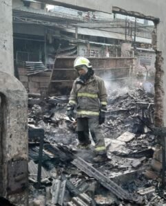 Pabrik Kardus di Kalideres Hangus Terbakar