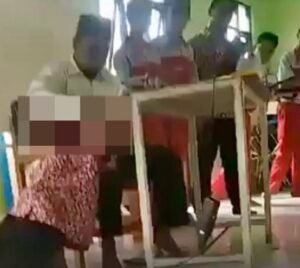 Guru SMKN Malang Terekam Aniaya Siswa yang Terlambat