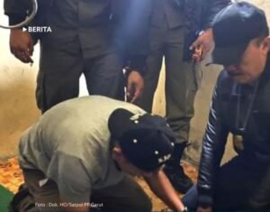 Satpol PP Garut Temukan Bunker Isi Ratusan Miras