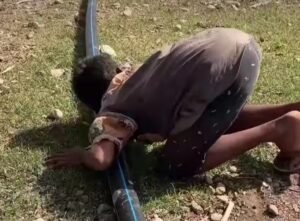 Antusiasme Warga Desa Wakeke Saat Sambut Air Bersih