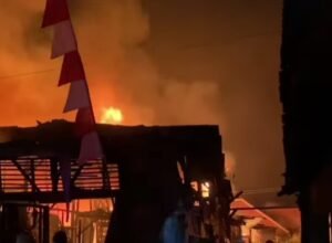 Warung Kelontong dan Toko Bambu Hangus Terbakar di Bandung