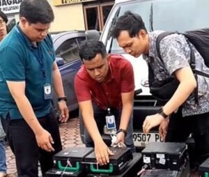 Mobil Pengangkut Uang Rp 5,6 Miliar Dirampok oleh Oknum Polisi
