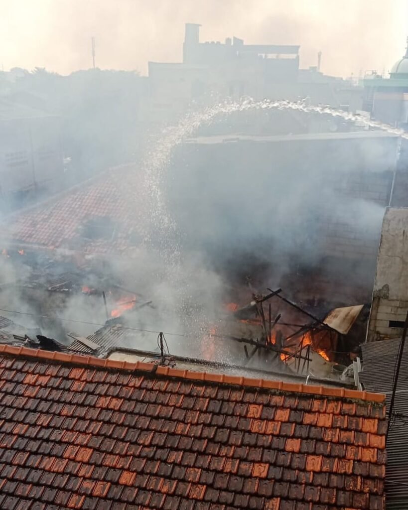 Kebakaran di Pulogadung, Diduga Berasal dari Kipas Angin yang Terbakar