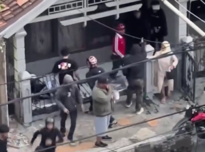 Viral! Aksi Perusakan Rumah oleh Geng Motor di Sukabumi