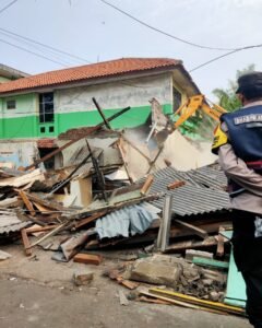 Pemkot Bekasi Bongkar 12 Kios di Atas Lahan Milik Pemerintah