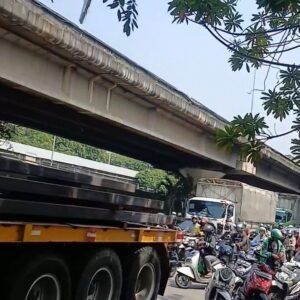 Pengendara Motor Meninggal Dunia Usai Kecelakaan dengan Truk Kontainer