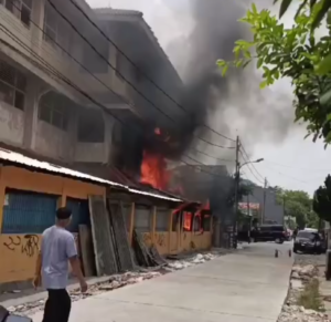 Nahas! Bangunan Sekolah Dasar di Kemayoran Hangus Terbakar