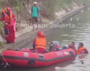 Seorang Pemancing Tenggelam di Kali Marunda Saat Perbaiki Kail