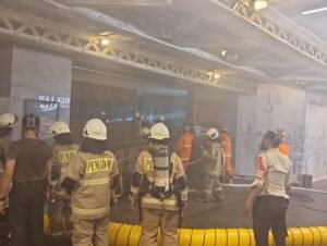Kebakaran Melanda Pusat Perbelanjaan di Jalan MH Thamrin
