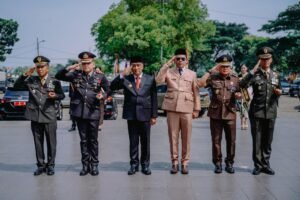Peringati Hari Pahlawan, DPRD Kabupaten Karawang Hadiri Upacara di Plaza Pemda