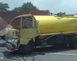 Kecelakaan di Tol Papanggo KM15, Dua Kendaraan Rusak Parah