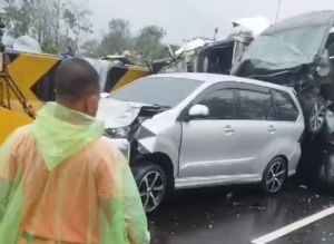 Polisi Ungkap Kronologi Kecelakaan Beruntun di Tol Cipularang