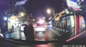 Waspada! Aksi Modus Pria Tabrakan Diri ke Mobil di Bandung