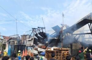 Kebakaran Hanguskan 5 Lapak Barang Bekas di Tanjung Priok