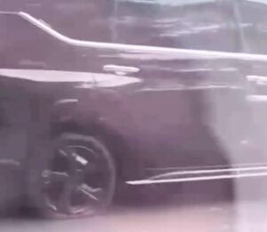 Dishub Beri Pelajaran Kendaraan Parkir Sembarangan di Monas