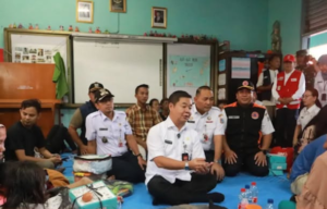 Pj Gubernur DKI Jakarta Kunjungi Posko Penyintas Kebakaran di Kemayoran