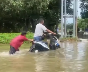 Banjir Rob Melanda Kampung Tanah Baru Bekasi