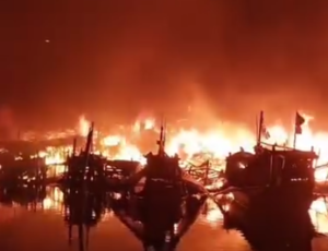 Sejumlah Kapal Nelayan Hangus Terbakar di Jakarta Utara