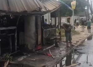 Kebakaran Melanda Enam Kios di Depan RS Primaya Tangerang