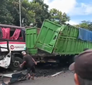 Kecelakaan di Tol Cipularang, Dua Orang Alami Luka Ringan