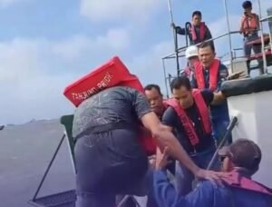 Kapal SP5 BSI Karam usai Tabrak Tanggul di Tanjung Priok