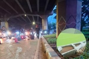 Licin karena Tanah Merah, Pengendara Motor Terjatuh di Jakut