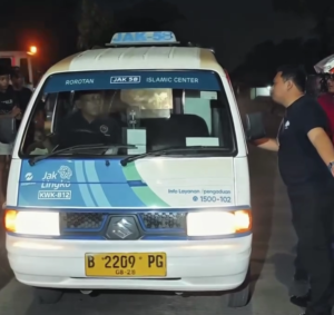 Tabrak Truk Kontainer, Pengendara Motor di Cilincing Luka Parah