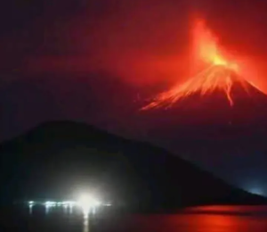 Siaga! Gunung Lewotobi Laki-Laki Erupsi dan Lontarkan Abu Vulkanik