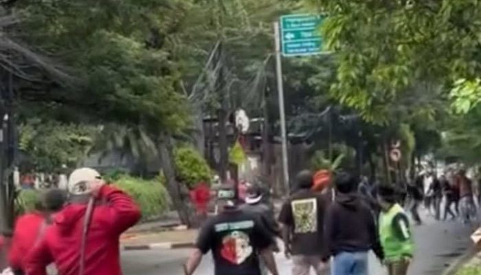 Diduga karena Sengketa Lahan, Dua Kelompok Bentrok di Jakut