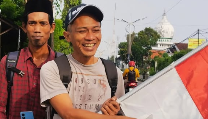 Warga Sampang yang Berjalan Kaki ke Mekkah Menghentikan Perjalanannya