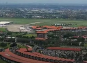 Asap Kebakaran Ganggu Bandara Soetta, Runway 3 Ditutup