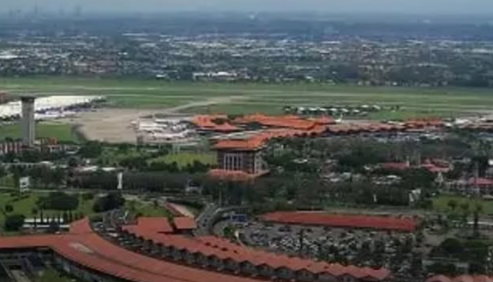 Asap Kebakaran Ganggu Bandara Soetta, Runway 3 Ditutup