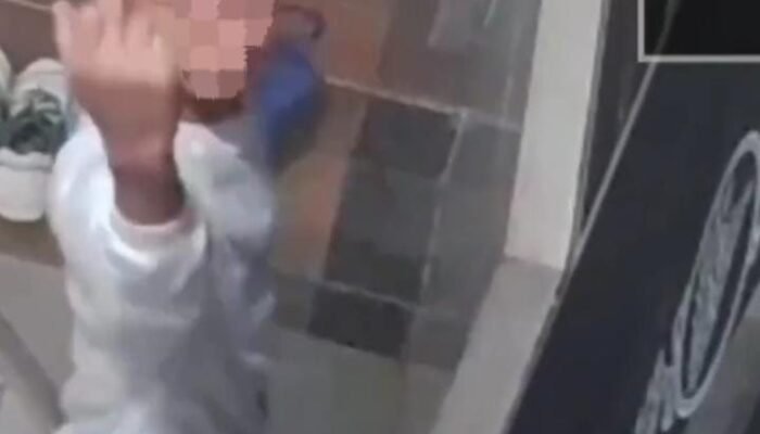 Curi Kotak Amal di Depok, Pelaku Acungkan Jari Tengah ke CCTV
