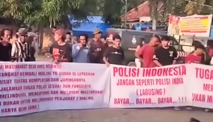 Ratusan Warga Kepung Polsek Cikedung, Ini Kronologinya