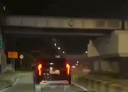 Mobil Pajero Lawan Arah dan Gunakan Strobo di Gunung Sahari