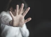 Bejat! Ayah Tiri di Bekasi Sering Intip dan Lecehkan Anak Tirinya