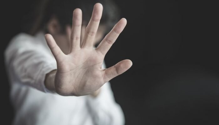 Bejat! Ayah Tiri di Bekasi Sering Intip dan Lecehkan Anak Tirinya