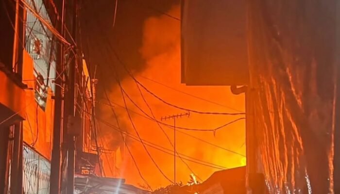 Nahas! Kebakaran Hebat di Pademangan Barat, 2 Orang Meninggal Dunia