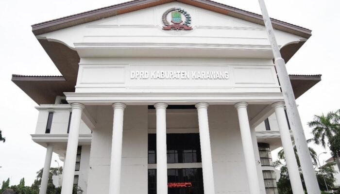 Proyek Marka Jalan jadi Sorotan, Komisi III DPRD Karawang Lakukan Inspeksi
