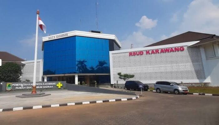 Usai Bayi Meninggal, Ayah Lakukan Unjuk Rasa ke RSUD Karawang