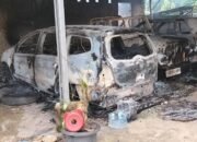 Diduga Selewengkan Bansos, Warga Bakar Rumah Kades Lampung Tengah