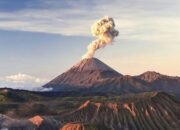 PVMBG Larang Aktivitas di Besuk Kobokan usai 6 Kali Semeru Erupsi