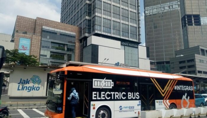 Transjakarta Mulai Uji Coba Bus Listrik di Enam Rute dan Koridor