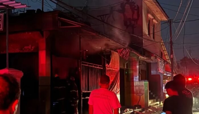 Tabung Gas Meledak, Warung Kopi Kemuning Terbakar