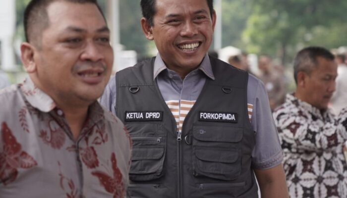Ketua DPRD Karawang Kurban Dua Sapi untuk 700 Warga pada Iduladha 1446 H